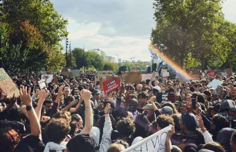 Mobilisation du 17 octobre : les images désolantes de Paris après une journée de dégradations